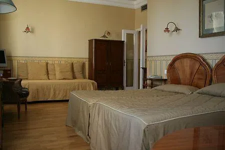 Hotel Aiglon Mentone Francia