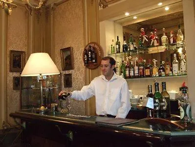 Hotel Aiglon 멍똥