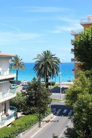 Hotel Aiglon Menton 3*,